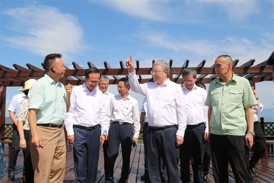 2024.06.23全國政協(xié)副主席、民盟中央常務副主席、中國科學院院士、清華大學副校長王光謙蒞臨金徽股份視察.jpg
