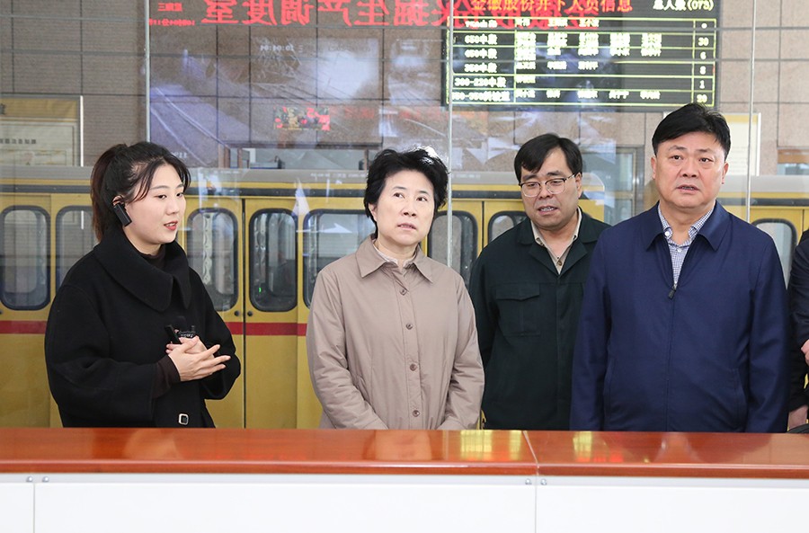 36-2023年3月，省生態(tài)環(huán)境廳黨組書記蘇君蒞臨金徽股份調(diào)研綠色礦山及“兩山”實踐創(chuàng)新基地建設情況。.jpg