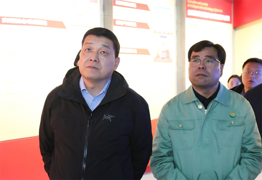 38-2023年12月，民建甘肅省委員會主任委員，全國政協(xié)委員，甘肅省政協(xié)常委，省生態(tài)環(huán)境廳廳長，省核安全局局長葛建團蒞臨金徽股份調(diào)研。.jpg