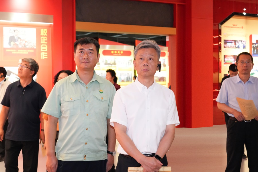 2024.06.23全國政協(xié)委員、省政協(xié)副主席、民盟甘肅省委會主委劉仲奎蒞臨金徽股份調(diào)研.jpg