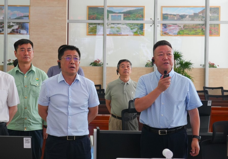 省自然資源廳黨組書記、廳長張曉軍蒞臨金徽股份調(diào)研綠色礦山建設工作_副本.jpg