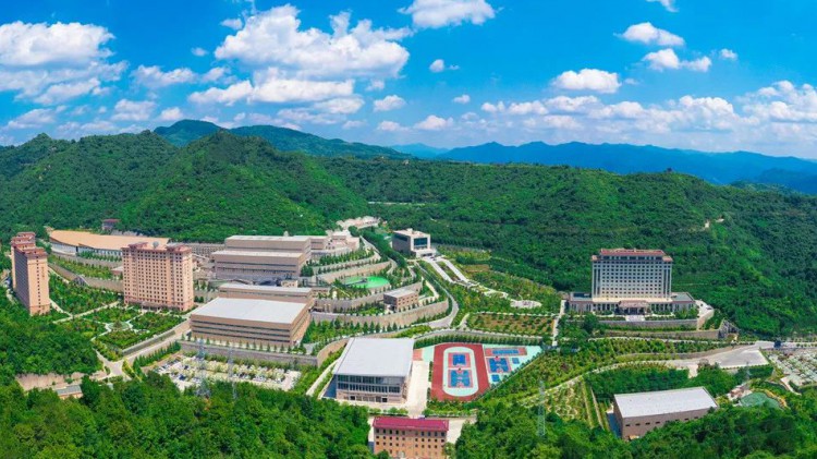 熱烈祝賀！金徽礦業(yè)股份有限公司榮獲2024年度全省工業(yè)經(jīng)濟(jì)穩(wěn)增長突出貢獻(xiàn)企業(yè)